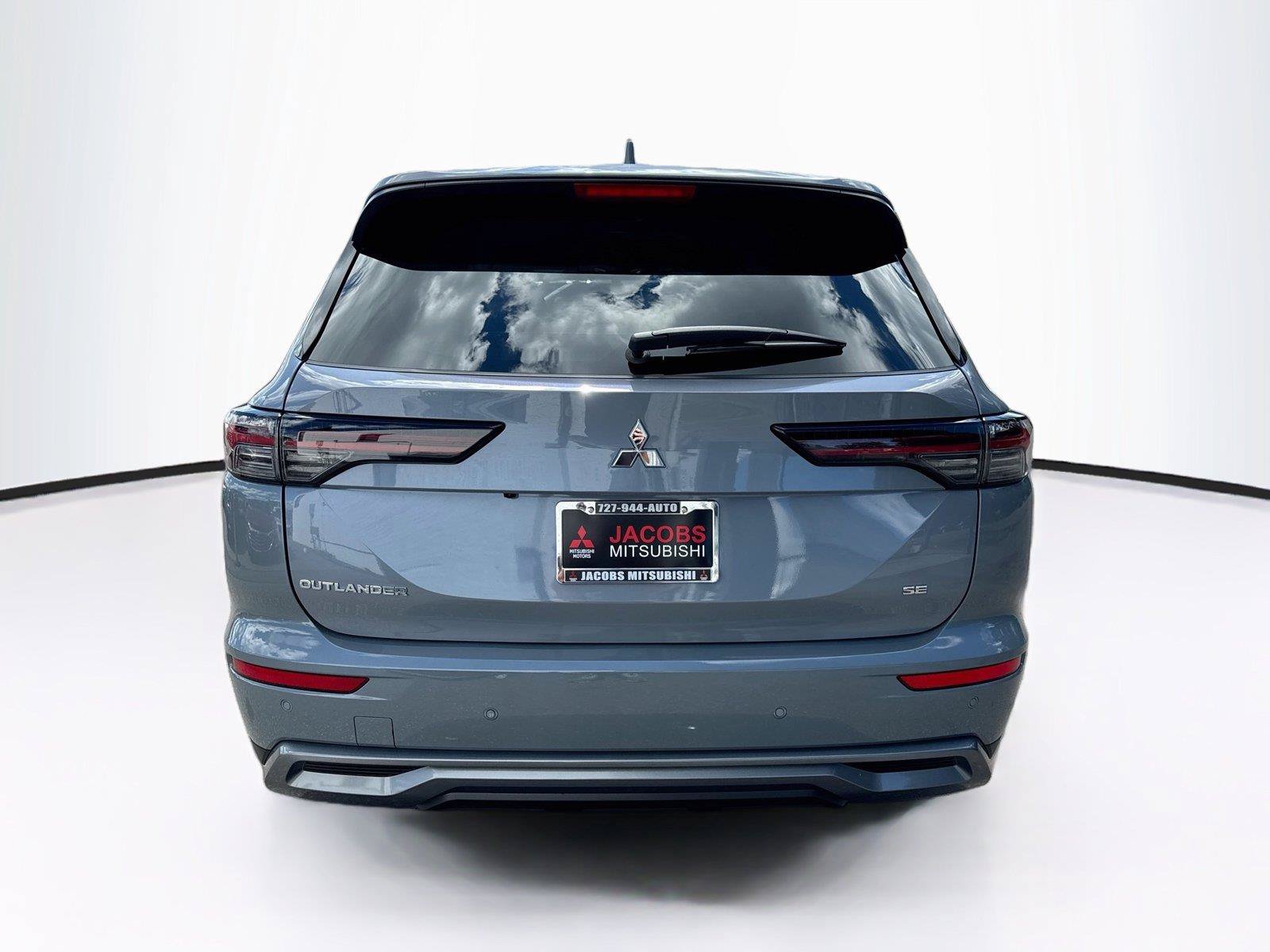 New 2026 Mitsubishi Outlander SE FWD image 4