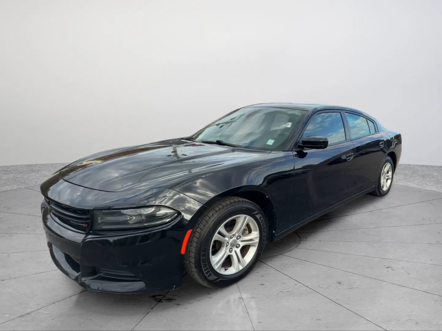 Used 2021 Dodge Charger SXT w/ Leather Interior Group image 1