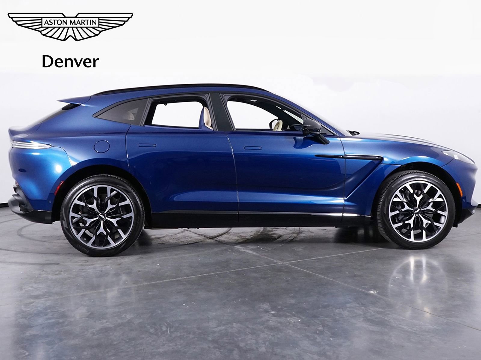 Used 2021 Aston Martin DBX image 9