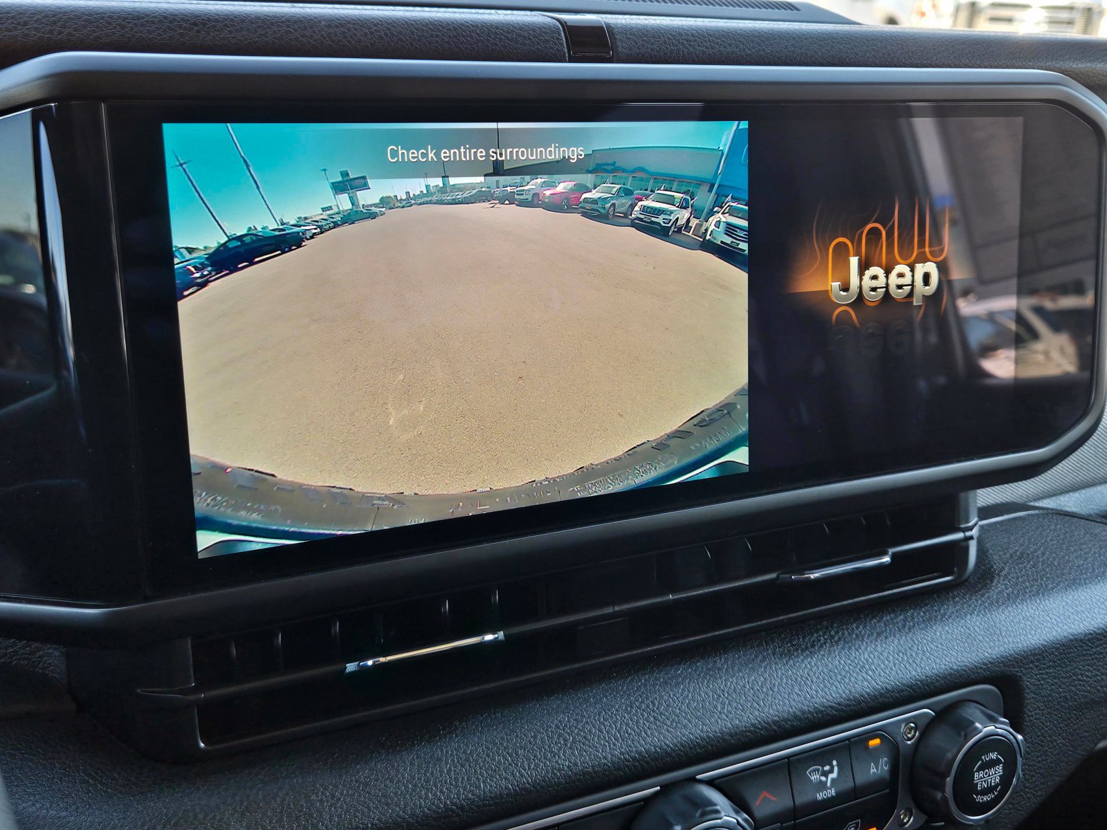 Used 2024 Jeep Wrangler Unlimited AWD/4WD image 21