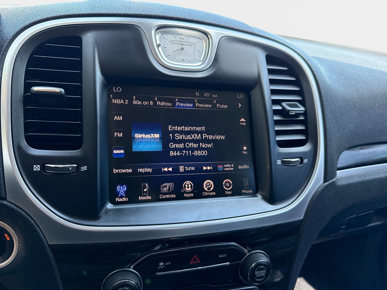 Used 2015 Chrysler 300 Limited w/ Driver Convenience Group image 19