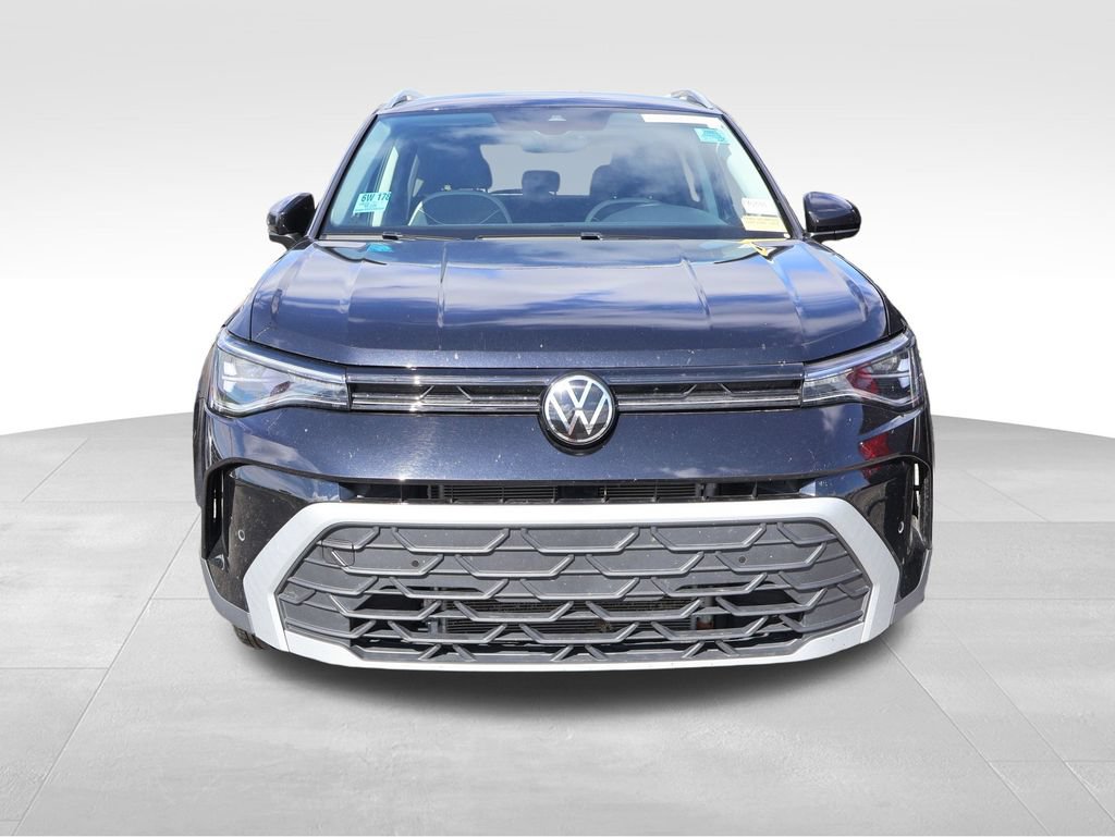 Used 2025 Volkswagen Taos SE AWD/4WD image 7