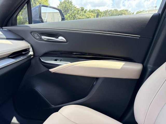 Certified 2024 Cadillac XT4 Luxury w/ Cold Weather Package FWD image 22