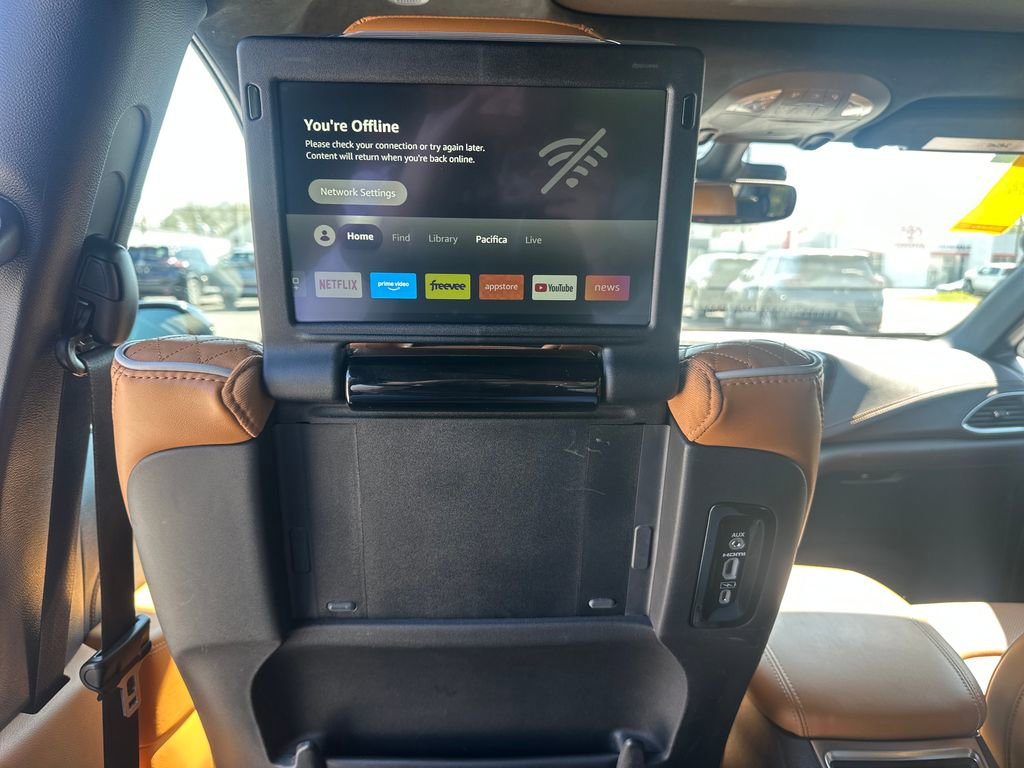Used 2023 Chrysler Pacifica Pinnacle image 30