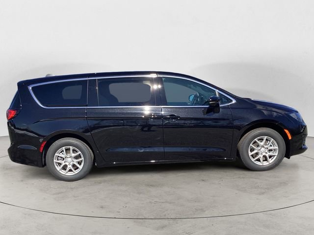 New 2026 Chrysler Voyager LX image 7