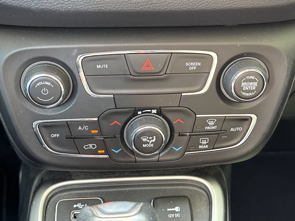 Used 2020 Jeep Compass Latitude FWD image 24