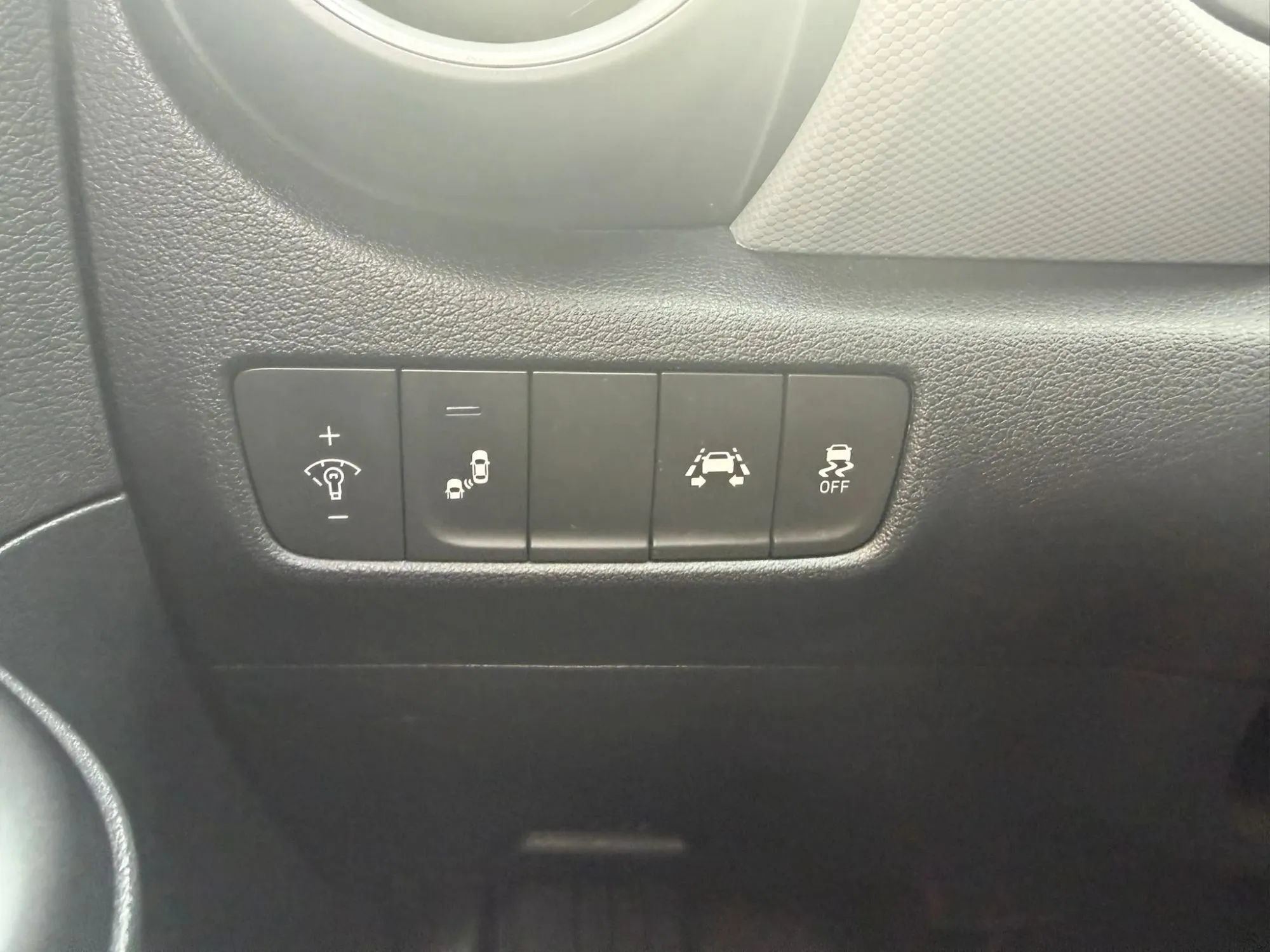 Used 2019 Hyundai Kona SEL w/ SEL Tech Package 02 AWD/4WD image 17
