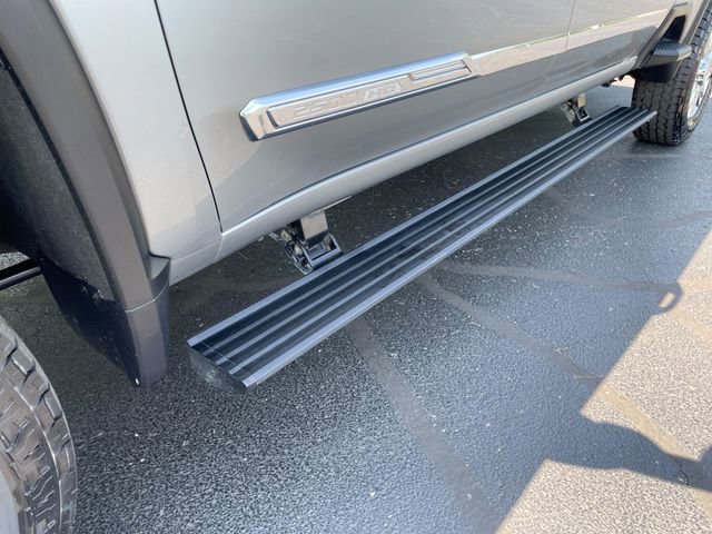 Used 2024 Chevrolet Silverado 2500 High Country w/ Technology Package AWD/4WD image 9