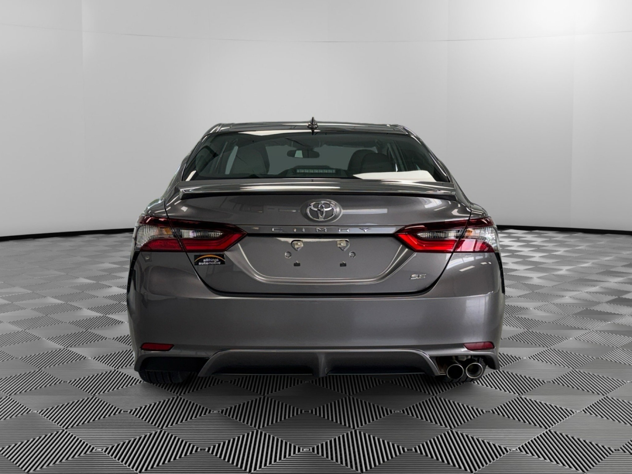 Used 2023 Toyota Camry SE FWD image 7
