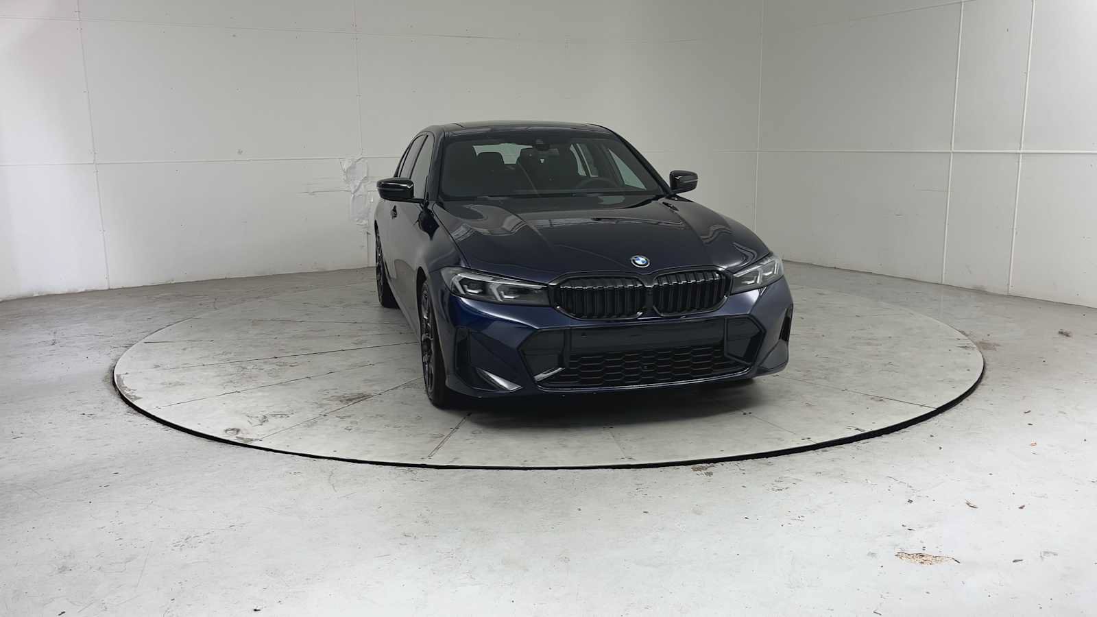 New 2026 BMW 330i xDrive Sedan w/ M Sport Package AWD/4WD image 7