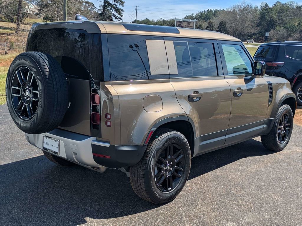 Used 2025 Land Rover Defender 110 S image 6