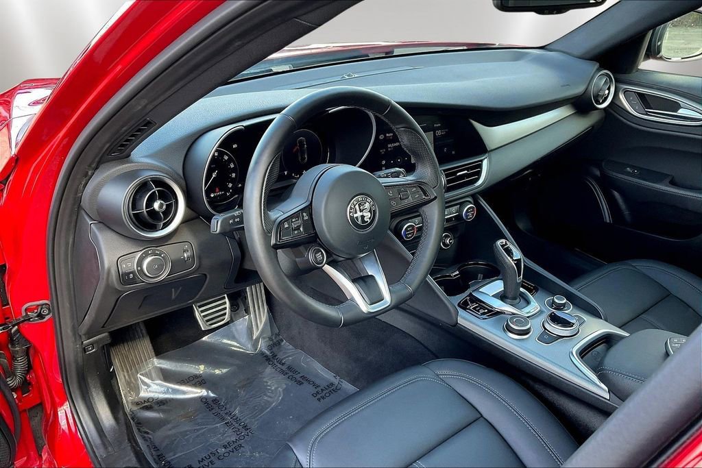 Used 2024 Alfa Romeo Giulia Ti image 17
