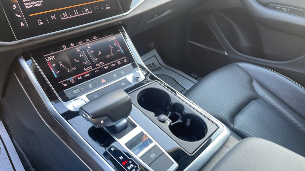 Used 2019 Audi Q8 Premium Plus w/ Premium Plus AWD/4WD image 11