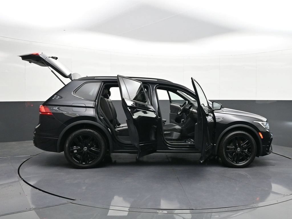 Used 2022 Volkswagen Tiguan SE R-Line FWD image 38