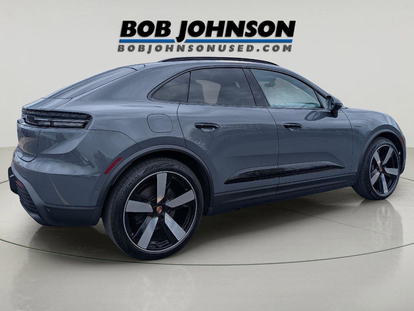 Used 2025 Porsche Macan 4 Electric AWD/4WD image 2