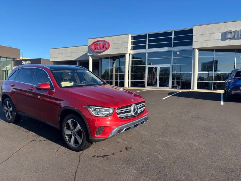 Used 2021 Mercedes-Benz GLC 300 4MATIC image 4