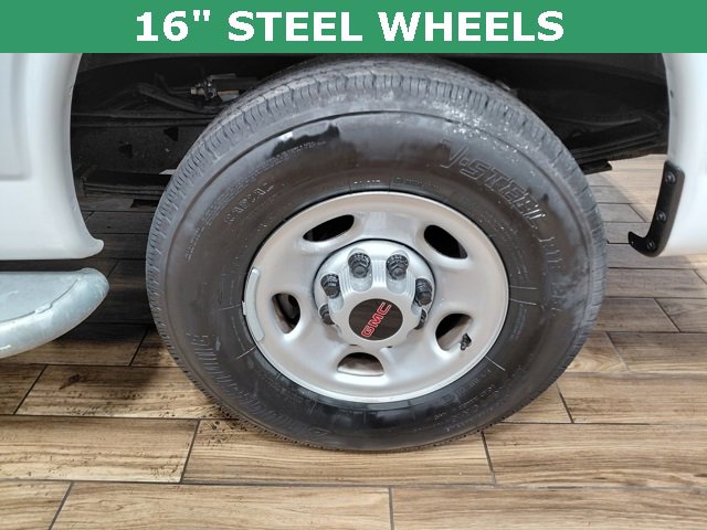 Used 2024 GMC Savana 2500 w/ Driver Convenience Package image 8