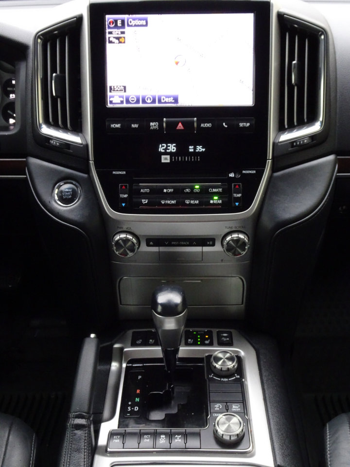 Used 2018 Toyota Land Cruiser image 17