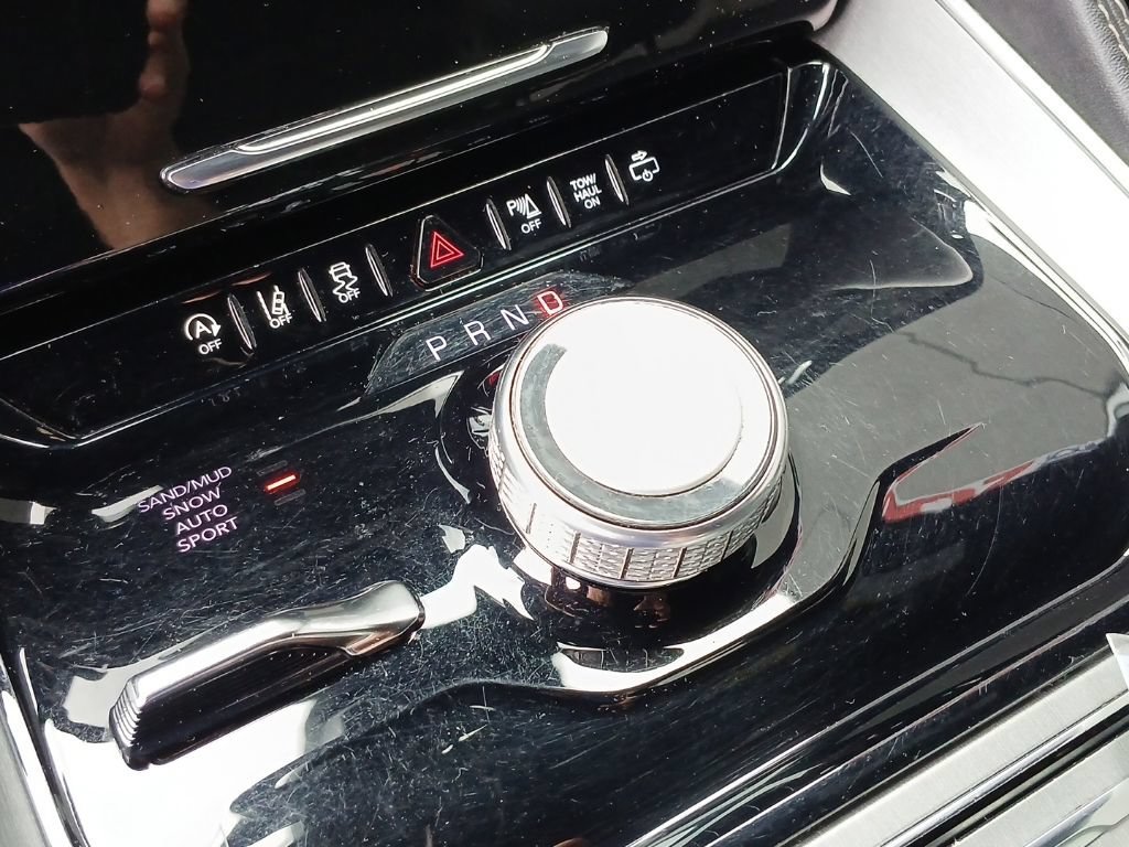Used 2023 Jeep Wagoneer Series II AWD/4WD image 30