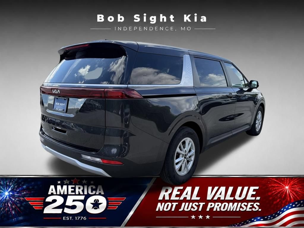 Used 2024 Kia Carnival LX FWD image 17