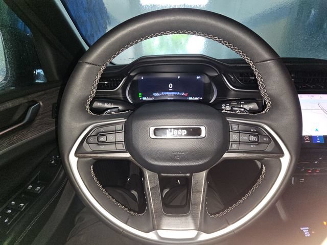 Used 2024 Jeep Grand Cherokee Limited AWD/4WD image 35