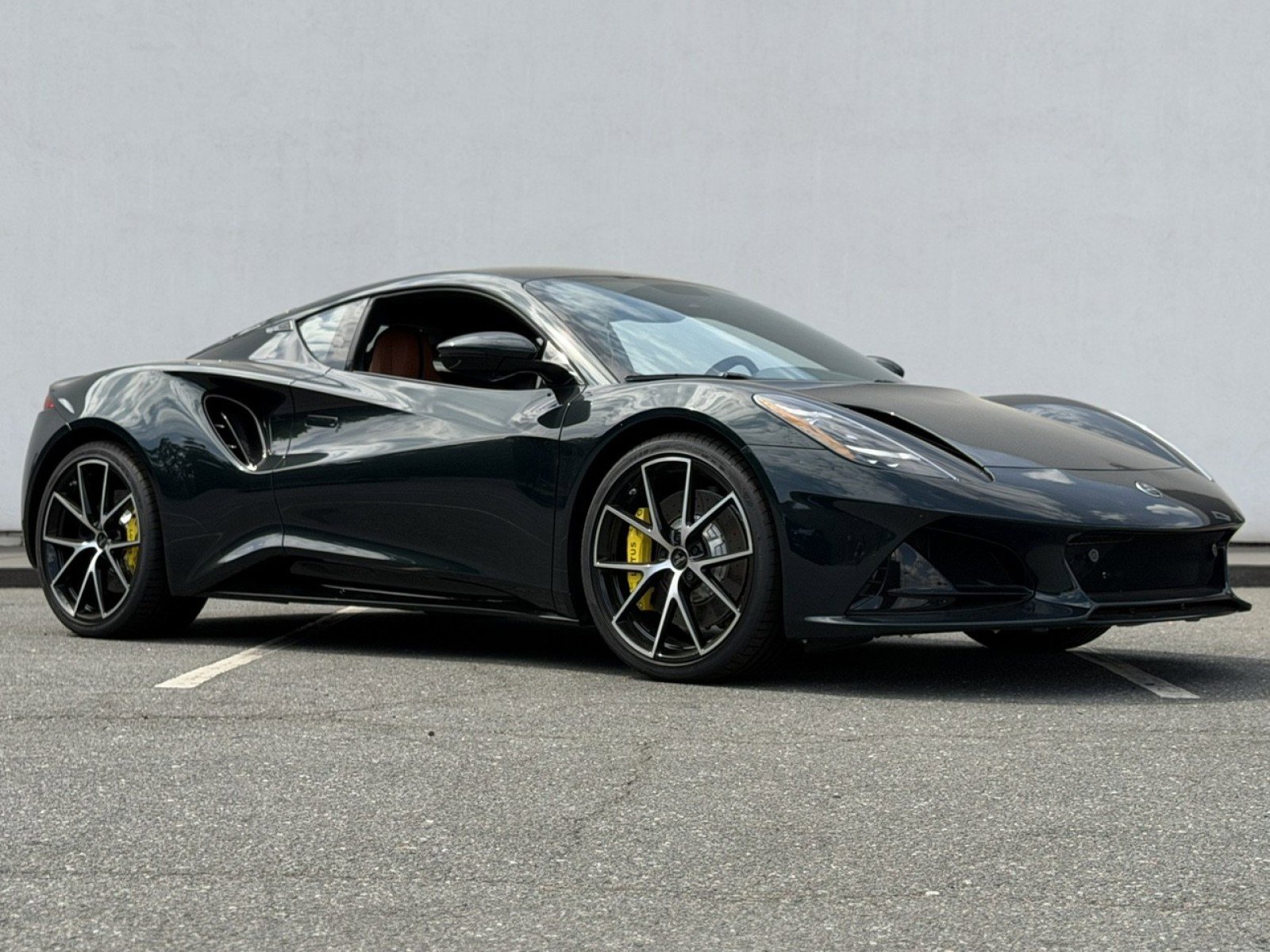 Used 2025 Lotus Emira RWD image 1