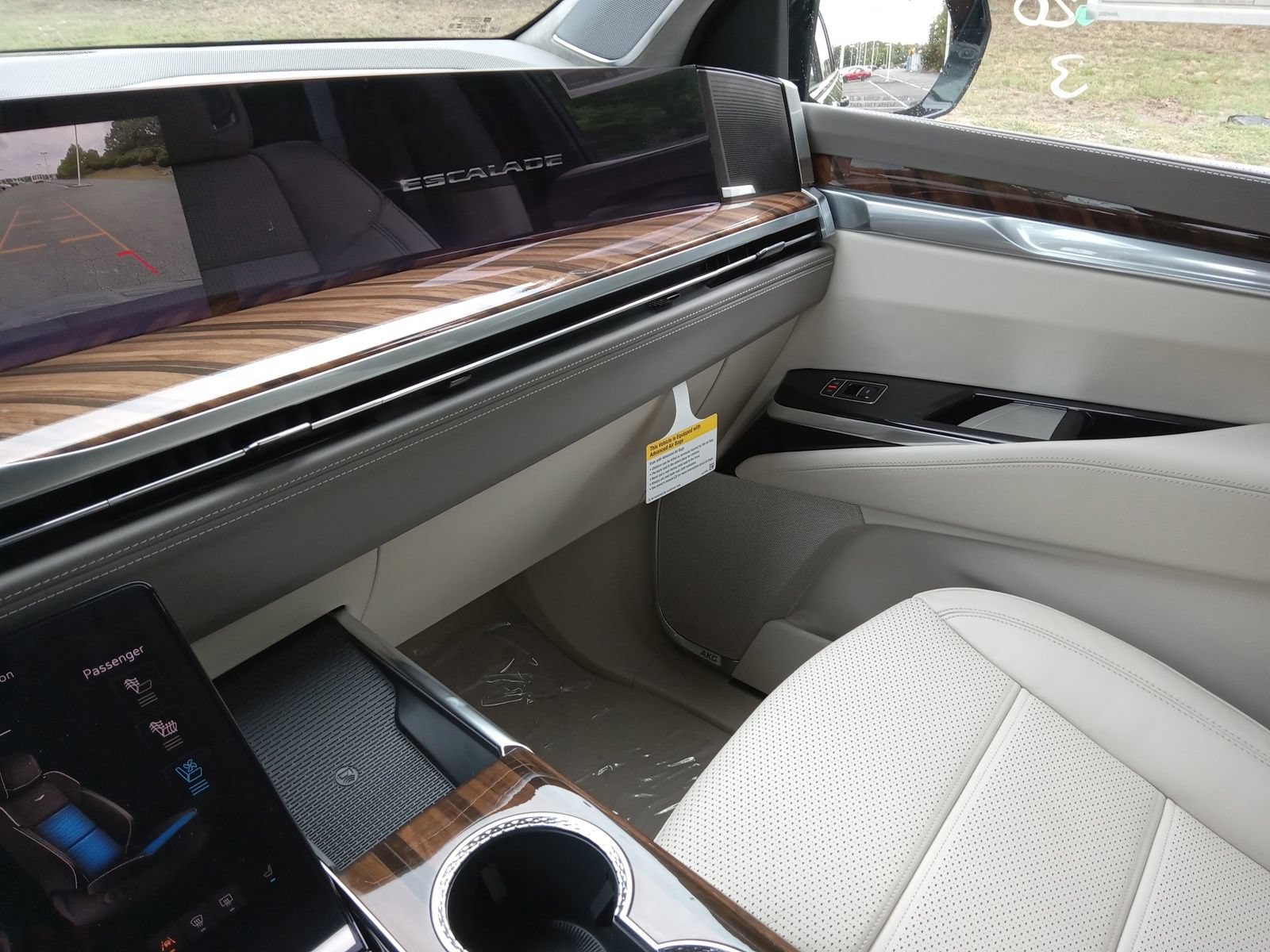 New 2026 Cadillac Escalade ESV Platinum Sport w/ LPO, ONYX Package AWD/4WD image 20