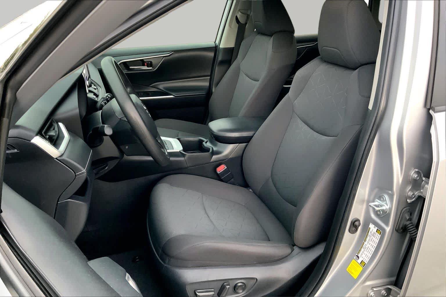 Used 2024 Toyota RAV4 XLE AWD/4WD image 15