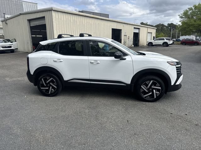 New 2026 Nissan Kicks SV w/ Cold Weather Package FWD image 4