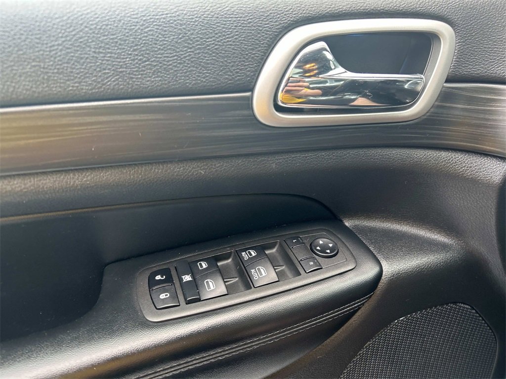 Used 2022 Jeep Grand Cherokee Laredo X image 20