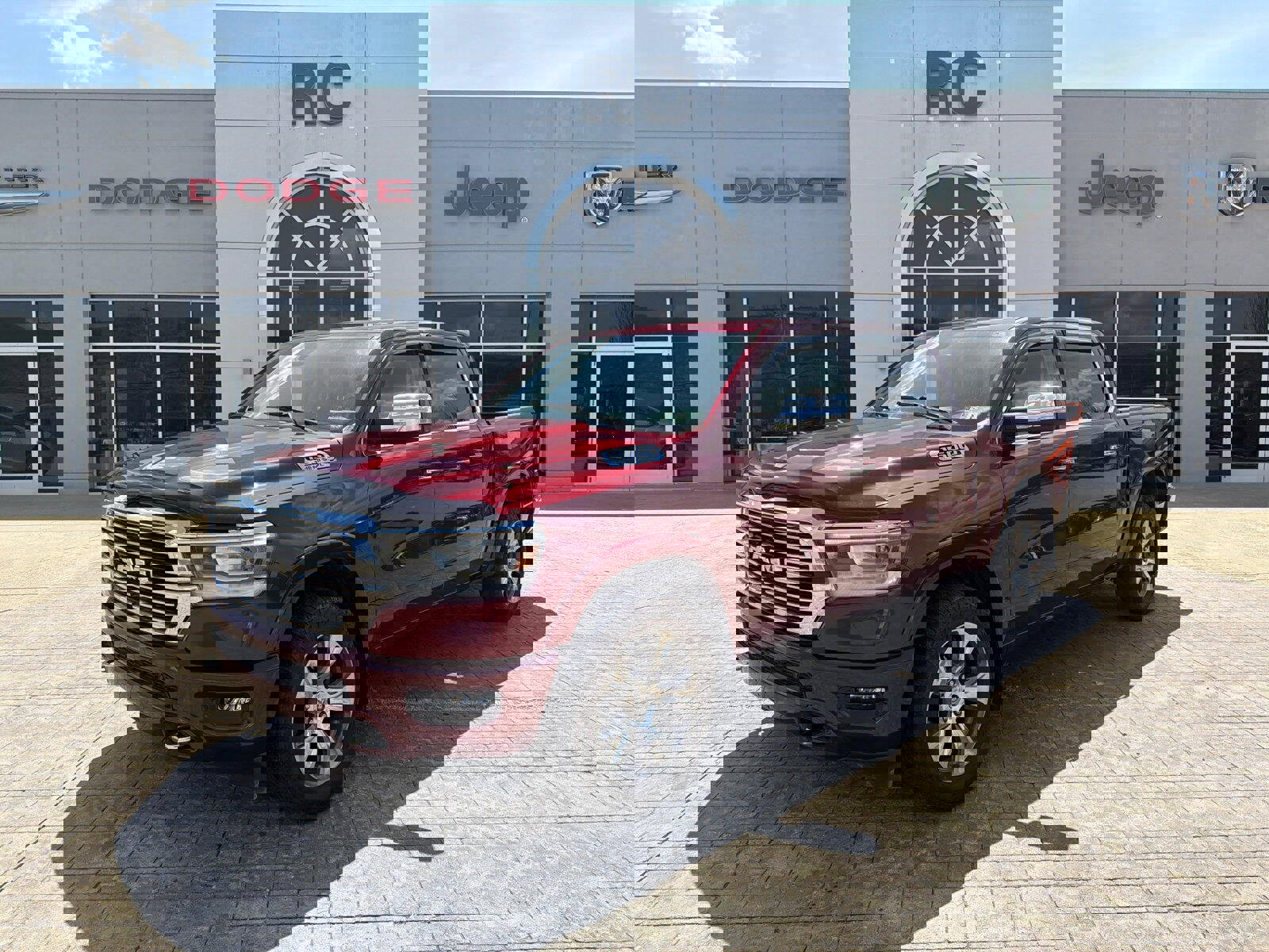 Used 2020 RAM 1500 Laramie AWD/4WD image 4