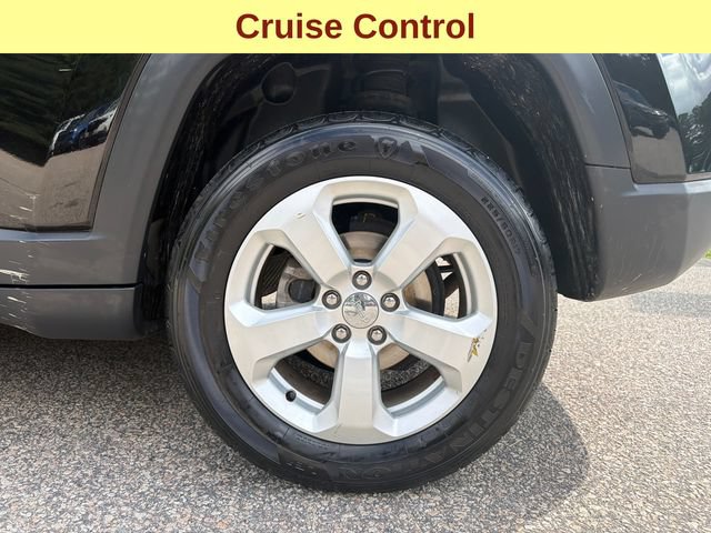 Used 2018 Jeep Compass Latitude w/ Popular Equipment Group AWD/4WD image 9