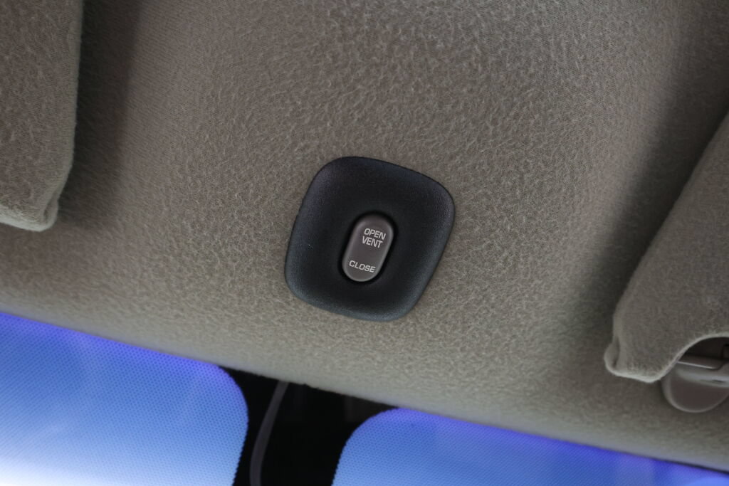 Used 2002 Oldsmobile Alero GL w/ Sun & Sound Pkg FWD image 37