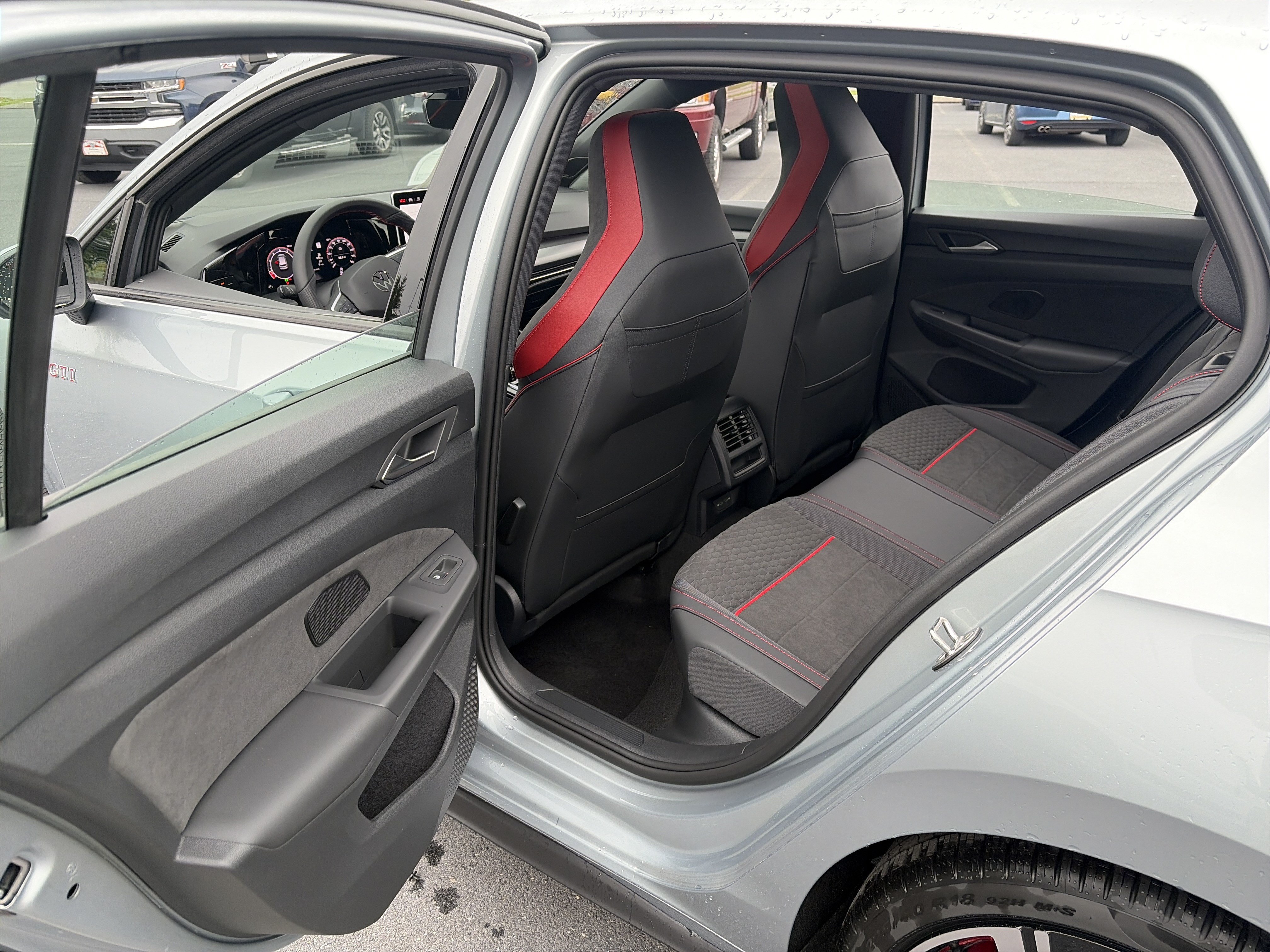 New 2026 Volkswagen GTI SE FWD image 21