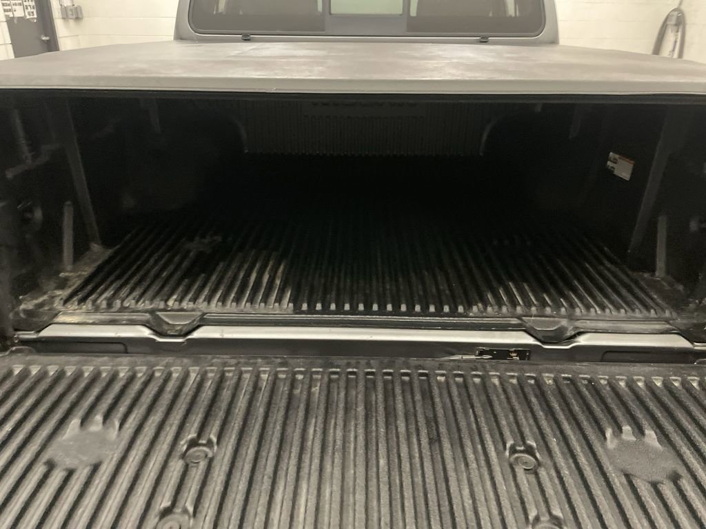 Used 2018 Nissan Frontier SV image 17