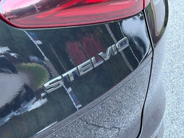 Used 2023 Alfa Romeo Stelvio Estrema AWD/4WD image 15