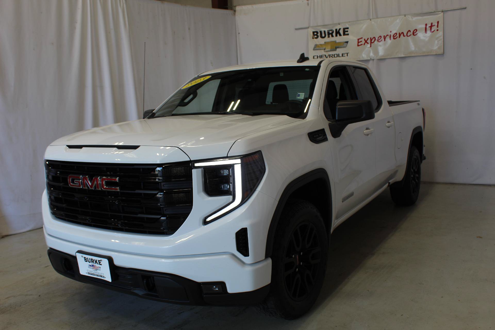 Certified 2023 GMC Sierra 1500 Elevation AWD/4WD image 1