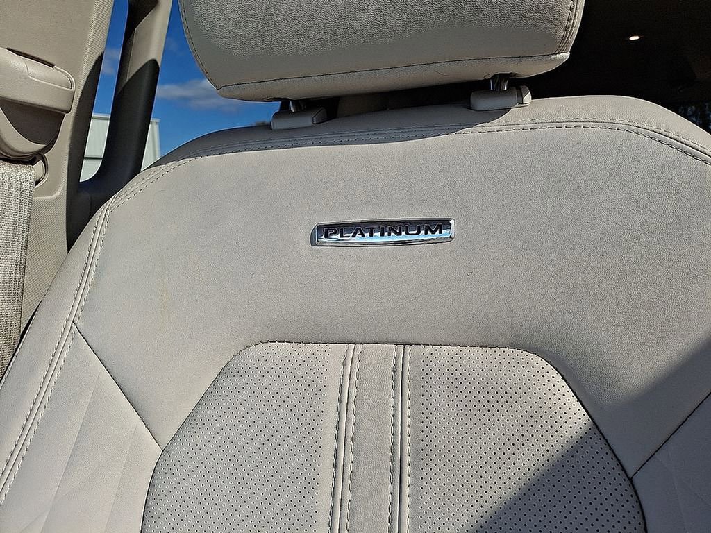 Used 2024 Ford Expedition Platinum image 26