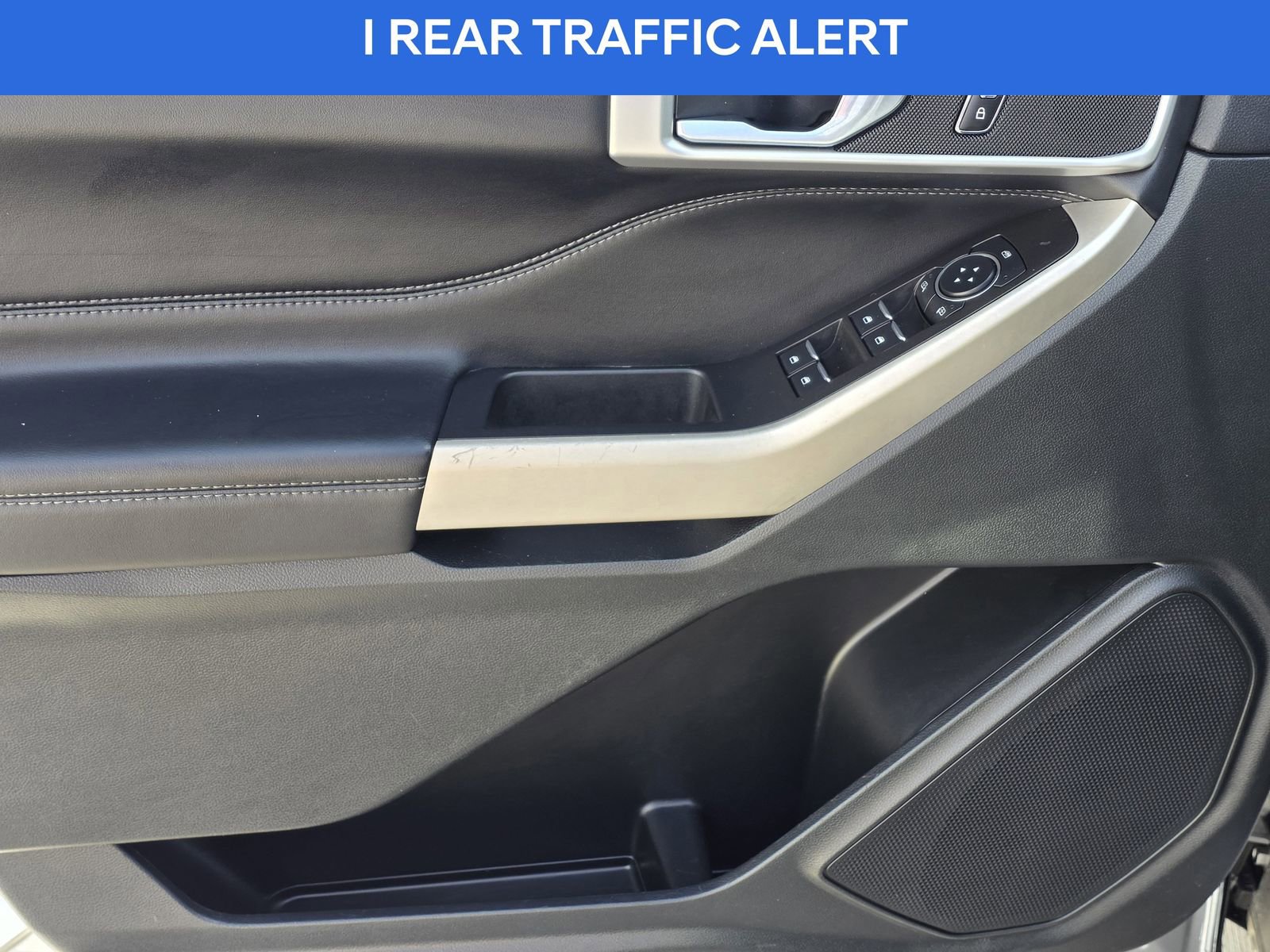 Used 2023 Ford Explorer XLT w/ Equipment Group 202A RWD image 15