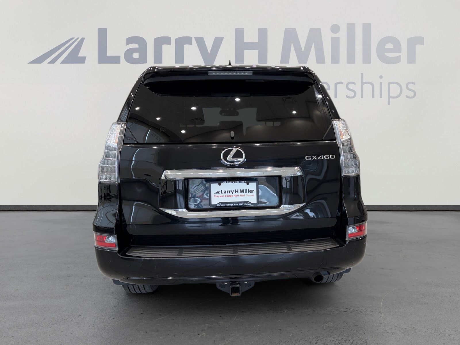 Used 2018 Lexus GX 460 Premium w/ Premium Package AWD/4WD image 4