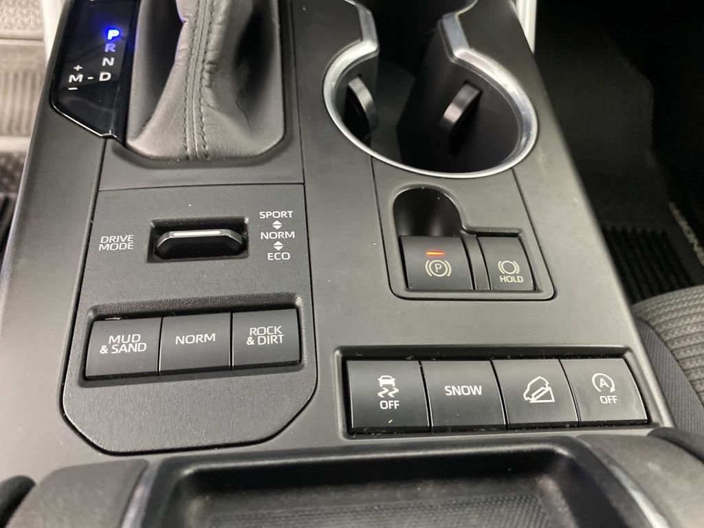Used 2020 Toyota Highlander LE w/ Protection Package #3 AWD/4WD image 21