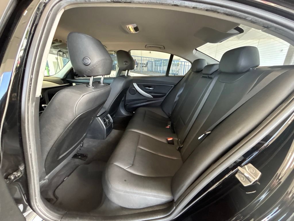 Used 2016 BMW 320i xDrive Sedan AWD/4WD image 30