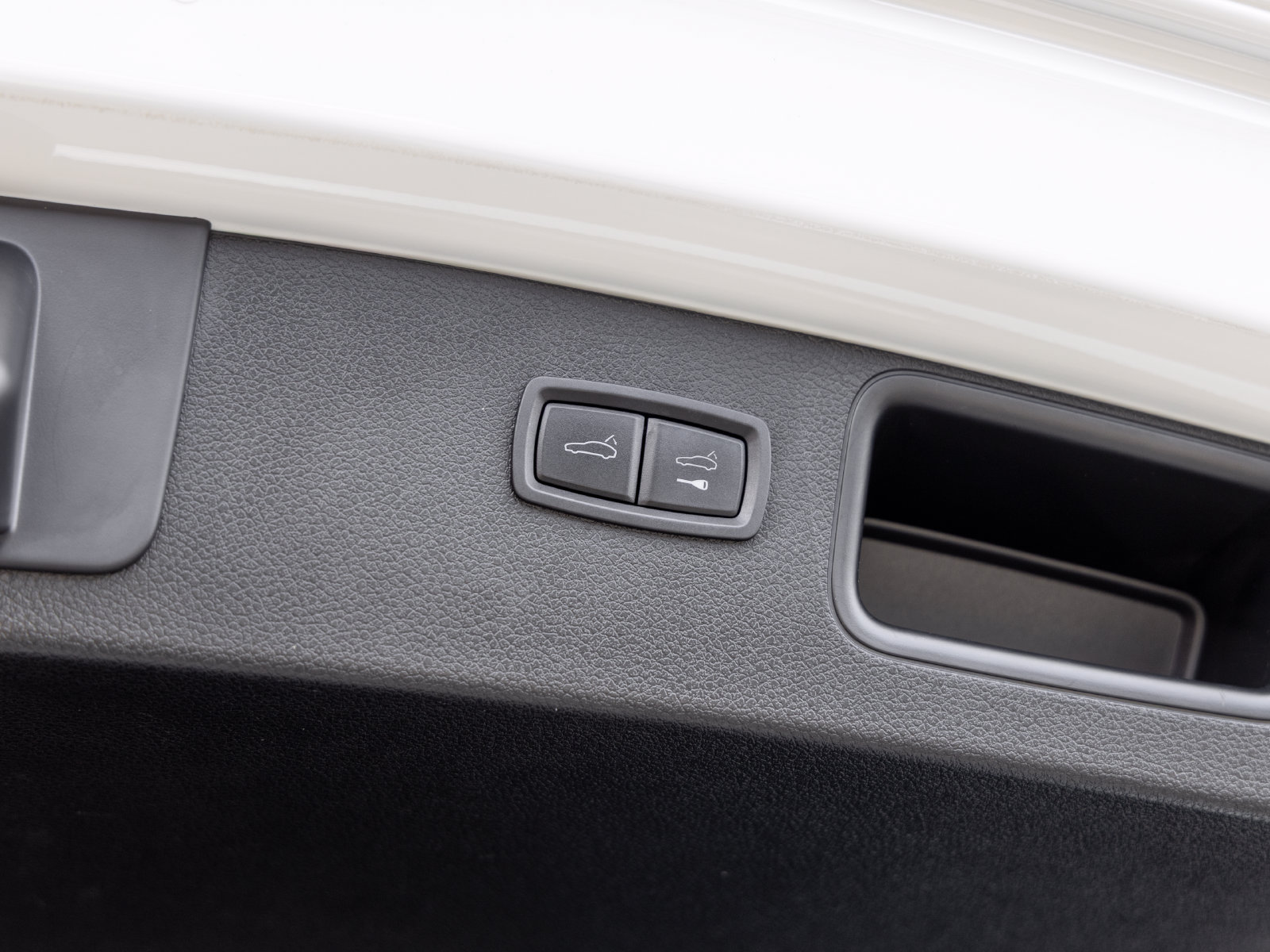 Certified 2021 Porsche Macan AWD/4WD image 57