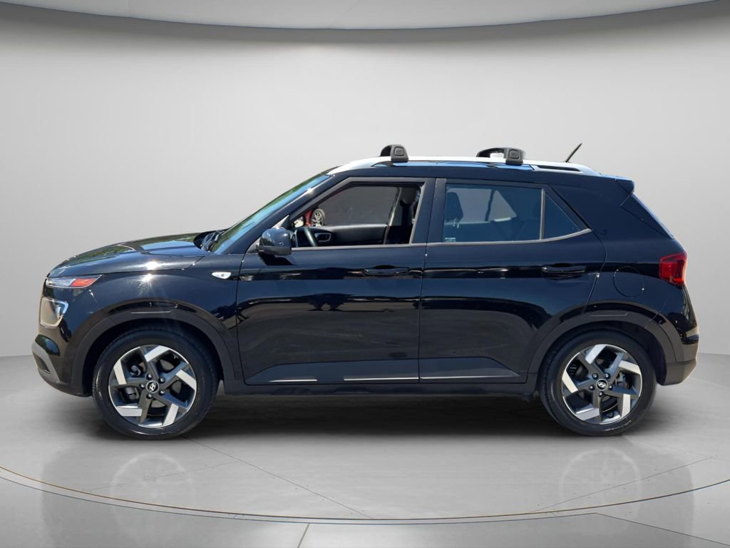 Certified 2023 Hyundai Venue SEL FWD image 3