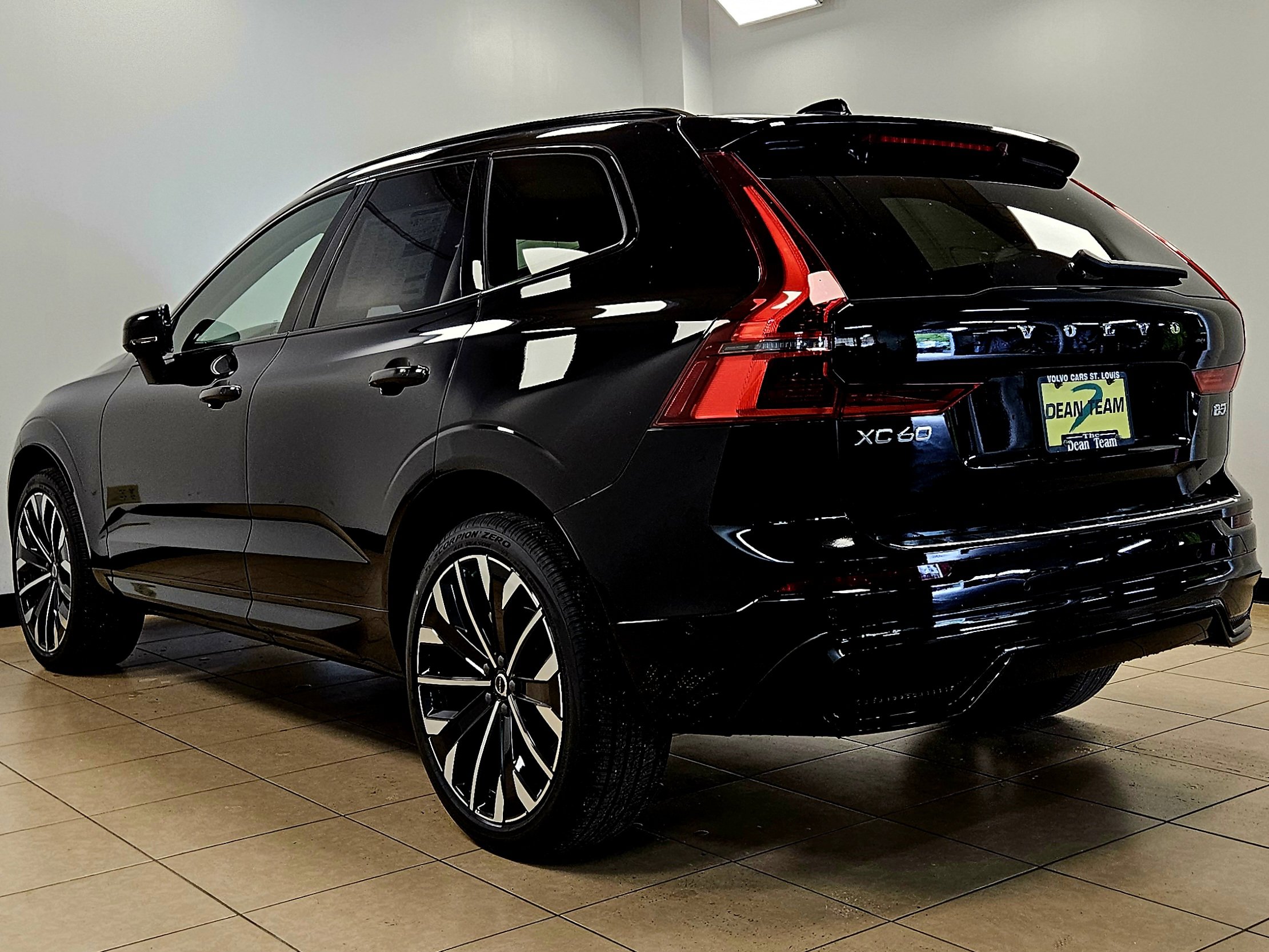 New 2026 Volvo XC60 B5 Ultra w/ Climate Package AWD/4WD image 6