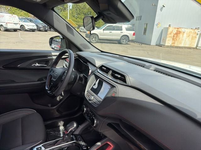 Used 2023 Chevrolet TrailBlazer RS FWD image 20