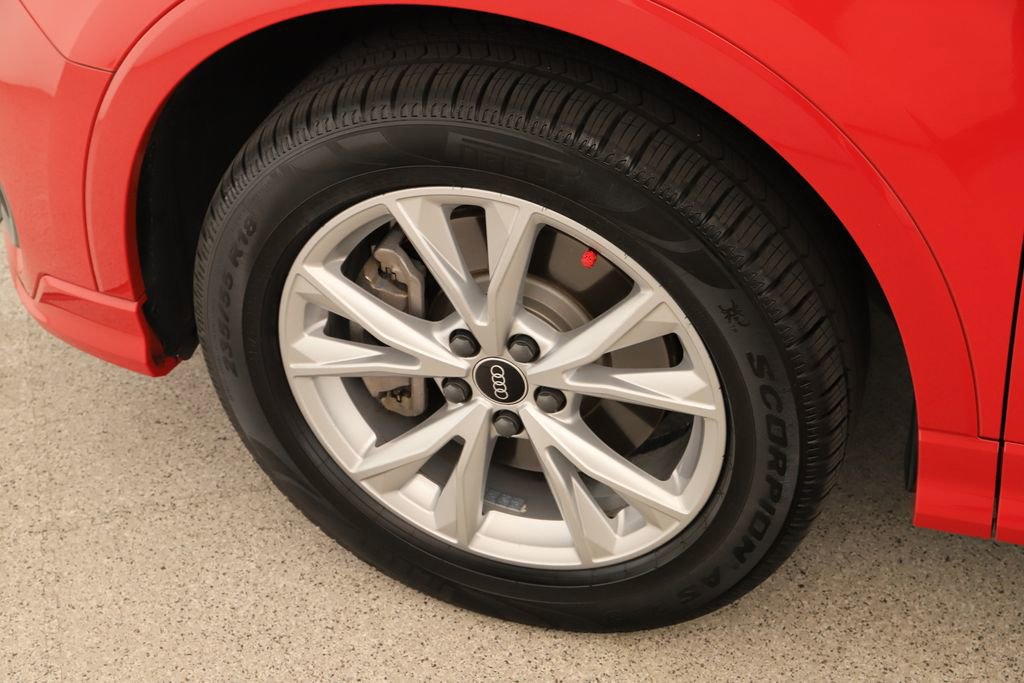 Certified 2022 Audi Q3 2.0T Premium w/ Convenience Package AWD/4WD image 38