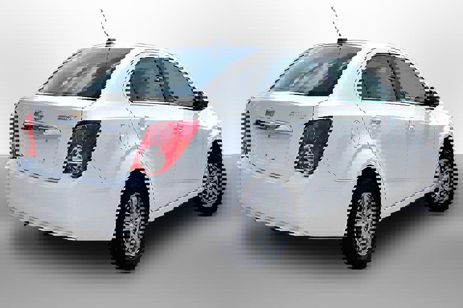 Used 2016 Chevrolet Sonic LT image 11