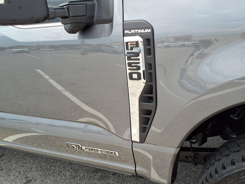 Used 2023 Ford F250 Platinum AWD/4WD image 11