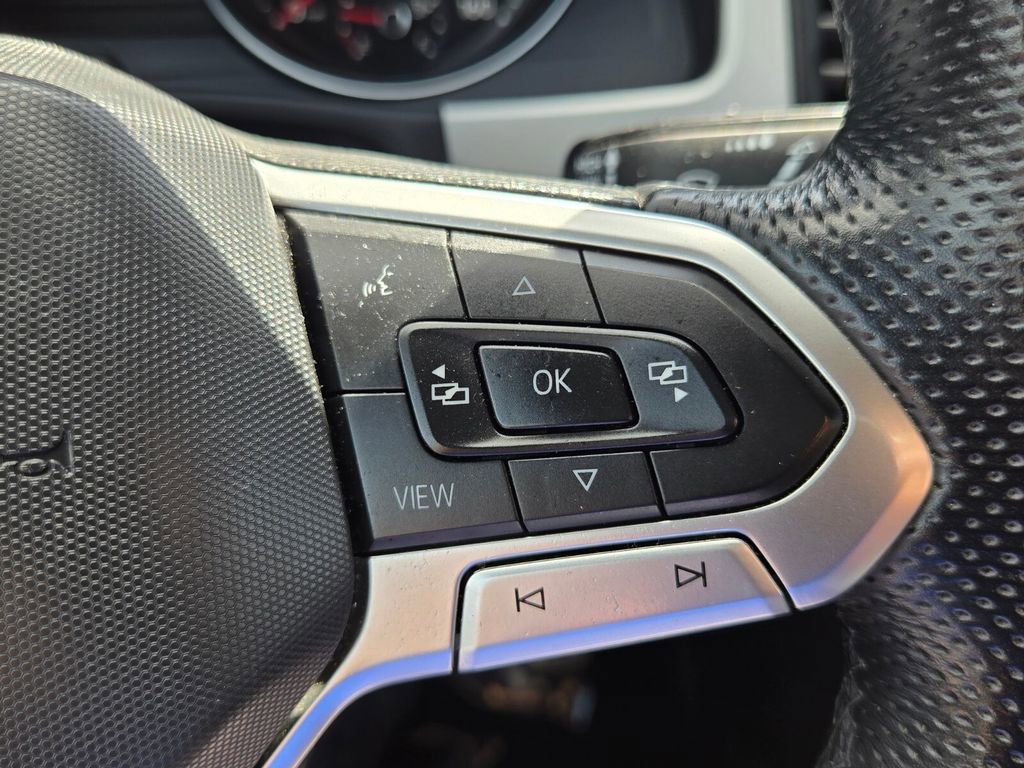 Used 2021 Volkswagen Atlas Cross Sport SE w/ Panoramic Sunroof Package FWD image 26